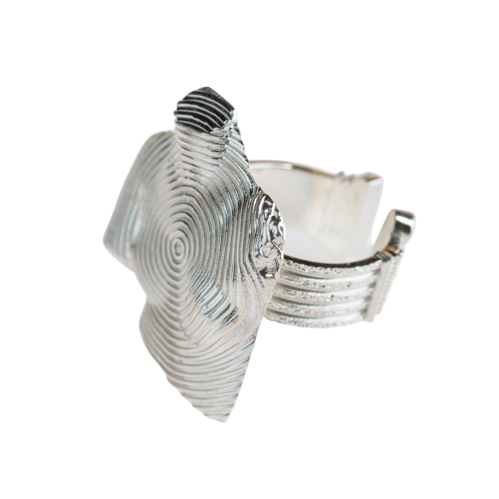 “Vibration of Feelings”- Sculptural Silver Ring