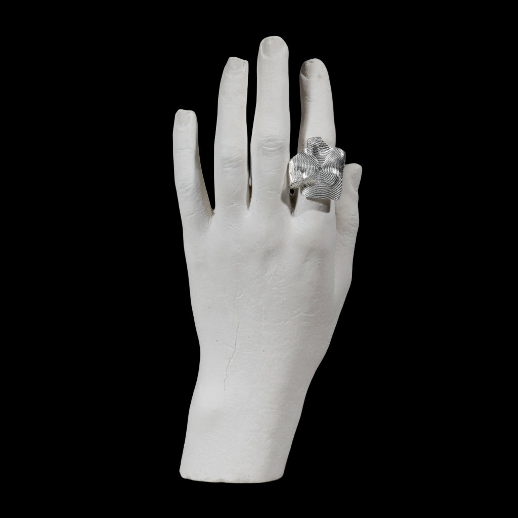 “Vibration of Feelings”- Sculptural Silver Ring