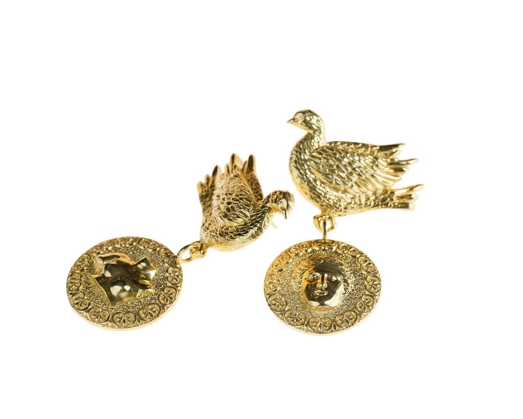 sculptural silver jewelry for women. ancient roman inspired silver earrings. Venus de milo silver sculpture jewelry for woman . 